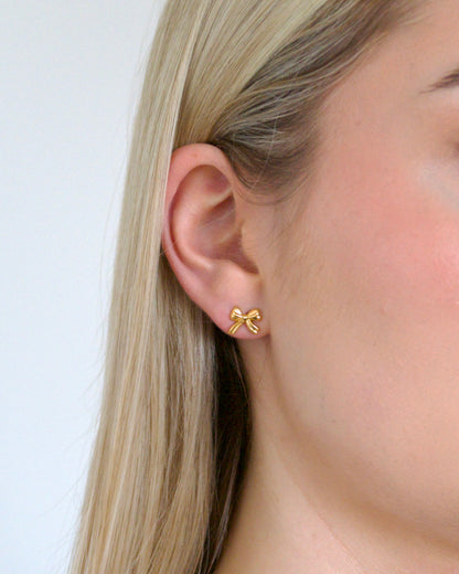 Small Ribbon Studs in Gold